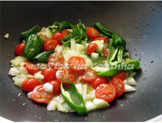 ingredientes na frigideira copy