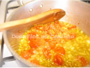 Refogado com tomate copy