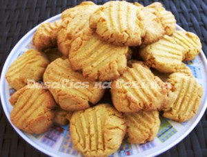 Biscoitos no prato copy