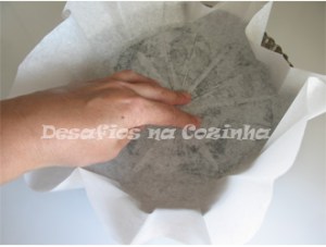 forrar a forma com papel