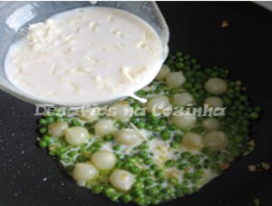 Juntar leite e queijo copy