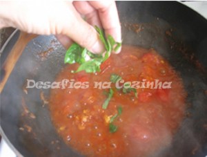 Juntar manjericão copy