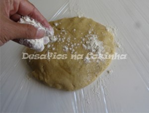 Polvilhar na massa copy