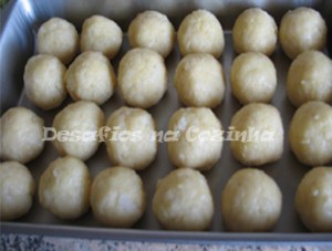 Bolas em tabuleiro para ir ao congelador copy