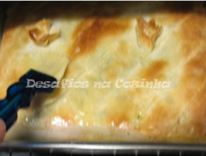 Pincelar a massa com manteiga copy