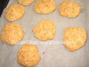 Scones saídos do forno copy