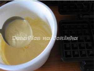 tirar massa com concha-waffles copy