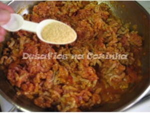 Juntar alho em pó copy