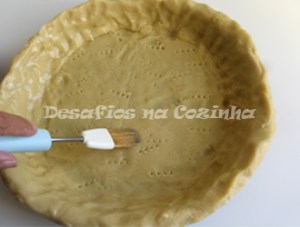 Pincelar a massa copy