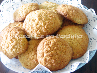 Biscoitos no prato copy