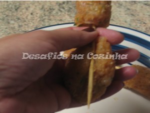 Enformar croquetes na espetada copy