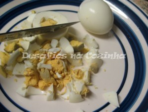 Partir ovos cozidos copy