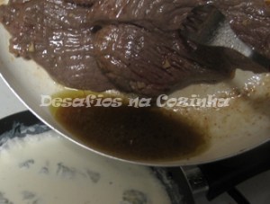 Deitar suco da carne copy