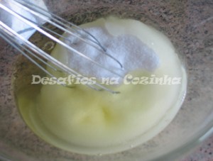 Bater açucar com as claras copy