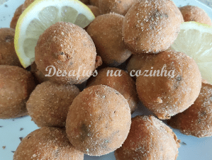 Esta imagem tem um texto alternativo em branco, o nome da imagem é bolinhas-vegetarianas-1.png