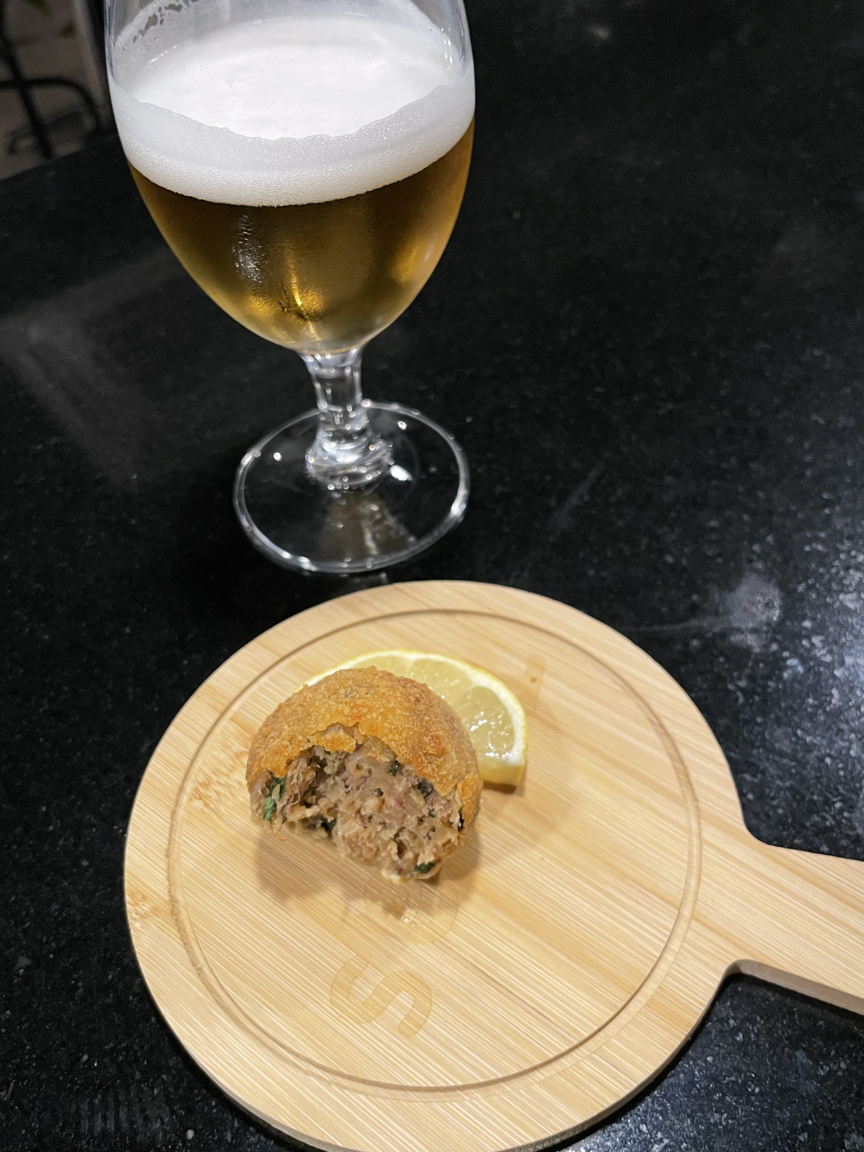 bolinha com cerveja